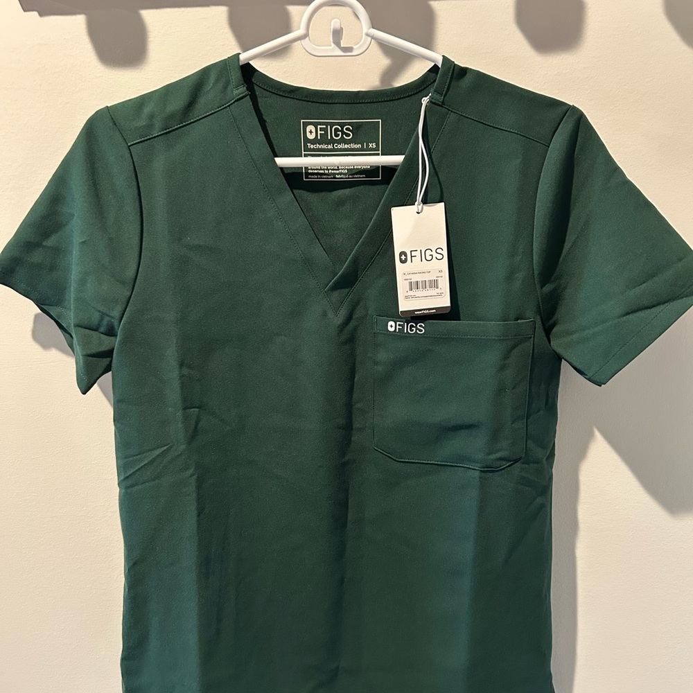 Figs Women's Catarina Short Sleeve Tee in British racing Green - NWT